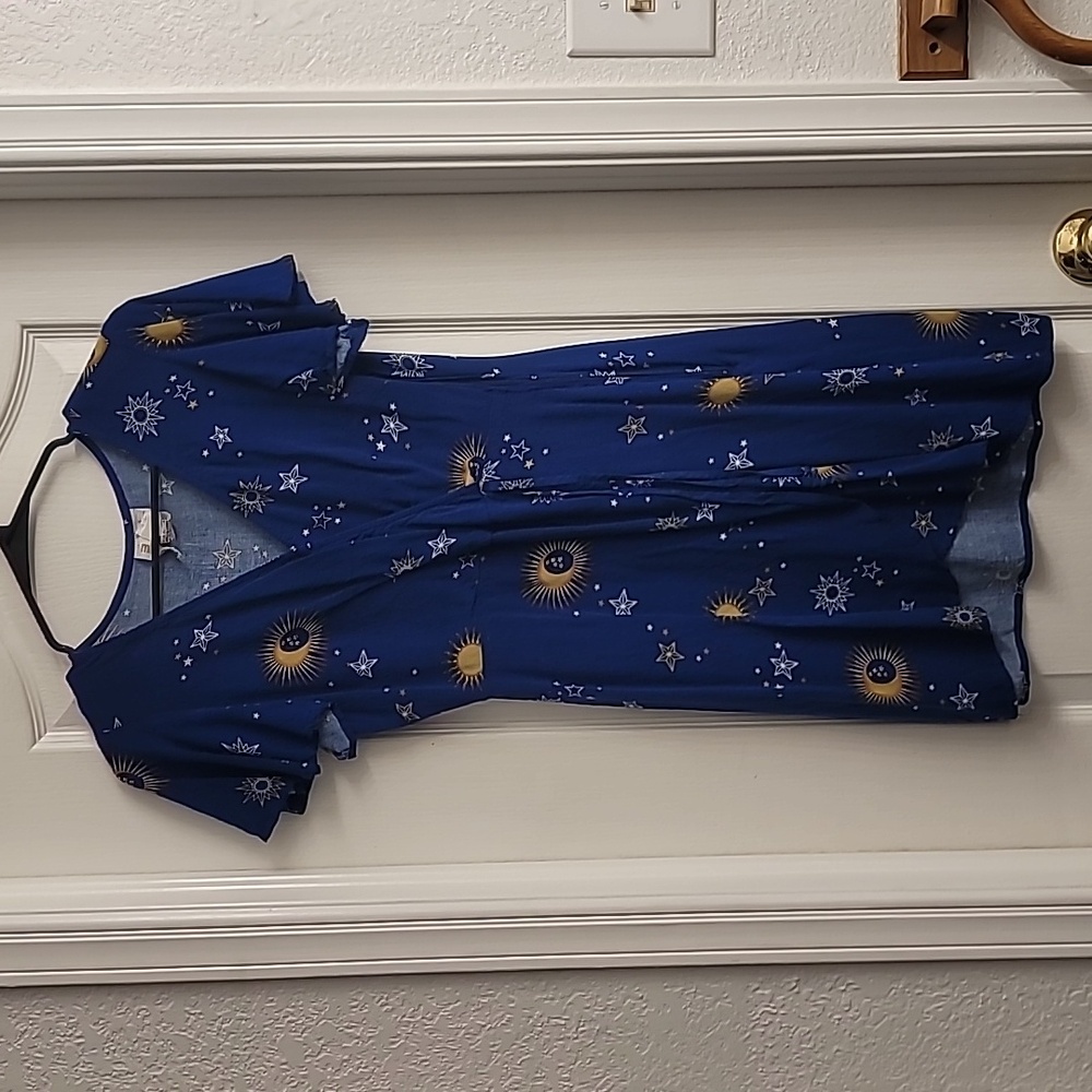 Blue short sleeve dress with sun/stars, size small, midi length